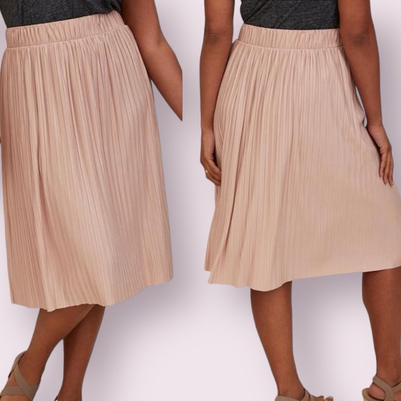 Torrid Midi Pleated Skirt Dusty Rose Blush Pink Size 2X 18/20 - Picture 1 of 12
